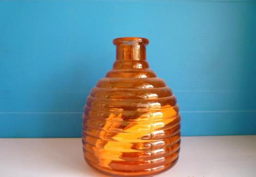 徐州恒发玻璃制品提供的江苏徐州异型瓶